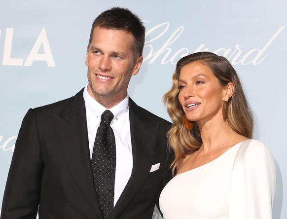 LOS ANGELES, CA- FEBRUARY 21: Tom Brady and Gisele Bündchen at the 2019 Hollywood For Science Gala at Private Residence on February 21, 2019 in Los Angeles, California. CAP/MPIFS ©MPIFS/Capital Pictur ...