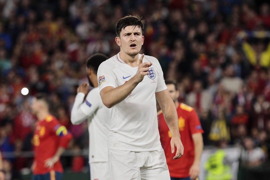 England s Harry Maguire have words with the referee during UEFA Nations League 2019 match between Spain and England at Benito Villamarin stadium in Sevilla, Spain. October 15, 2018. PUBLICATIONxINxGER ...