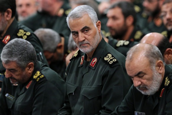 epa05546056 A handout picture made available by the Iranian supreme leader&#039;s official website showing Iranian Quds Force Head, General Ghasem Soleimani (C) along other commanders during a meeting ...