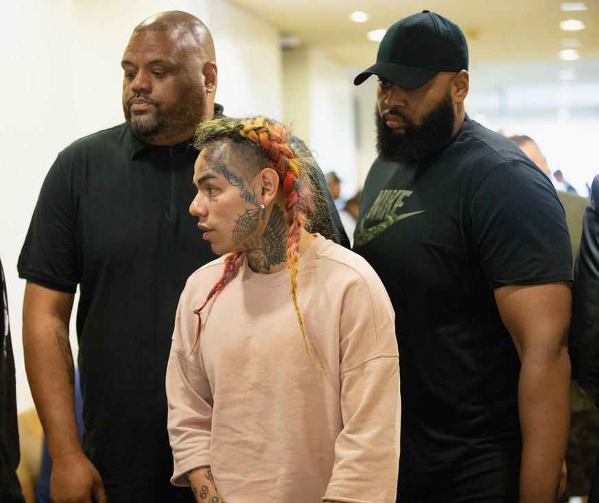 HOUSTON, TX - AUGUST 22: Rapper Tekashi69, real name Daniel Hernandez and also known as 6ix9ine, Tekashi 6ix9ine, Tekashi 69, arrives for his arraignment on assault charges in County Criminal Court #1 ...
