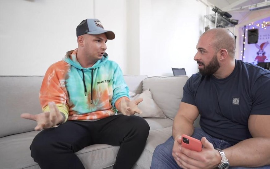 Pietro Lombardi sprach mit YouTuber Kevin Wolter (r.) über Geld.