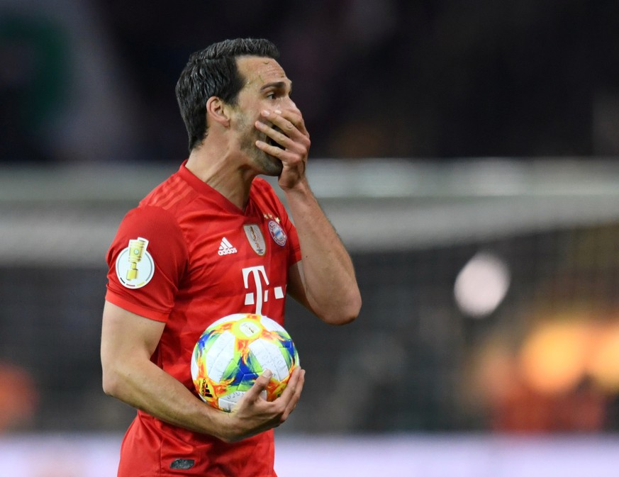 Soccer Football - DFB Cup - Final - RB Leipzig v Bayern Munich - Olympiastadion, Berlin, Germany - May 25, 2019 Bayern Munich&#039;s Mats Hummels reacts during the match REUTERS/Annegret Hilse DFB reg ...