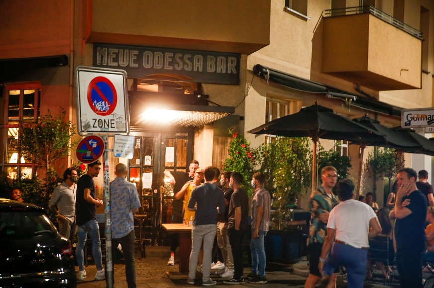 08.08.2020, Berlin: Außenansicht der Neue Odessa Bar am Abend nach dem vor einem Tag ein Corona Ausbruch dort festgestellt wurde. Foto: Gerald Matzka/dpa-Zentralbild/ZB | Verwendung weltweit