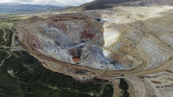 Die Yanacocha-Mine im peruanischen Departement Cajamarca ist eine der größten und profitabelsten Goldminen der Welt.