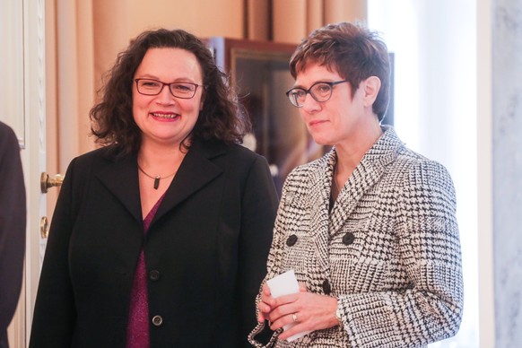 Andrea Nahles (l.) mit Annegret Kramp-Karrenbauer beim Neujahrsempfang des Bundespräsidenten am 10. Januar in Berlin.