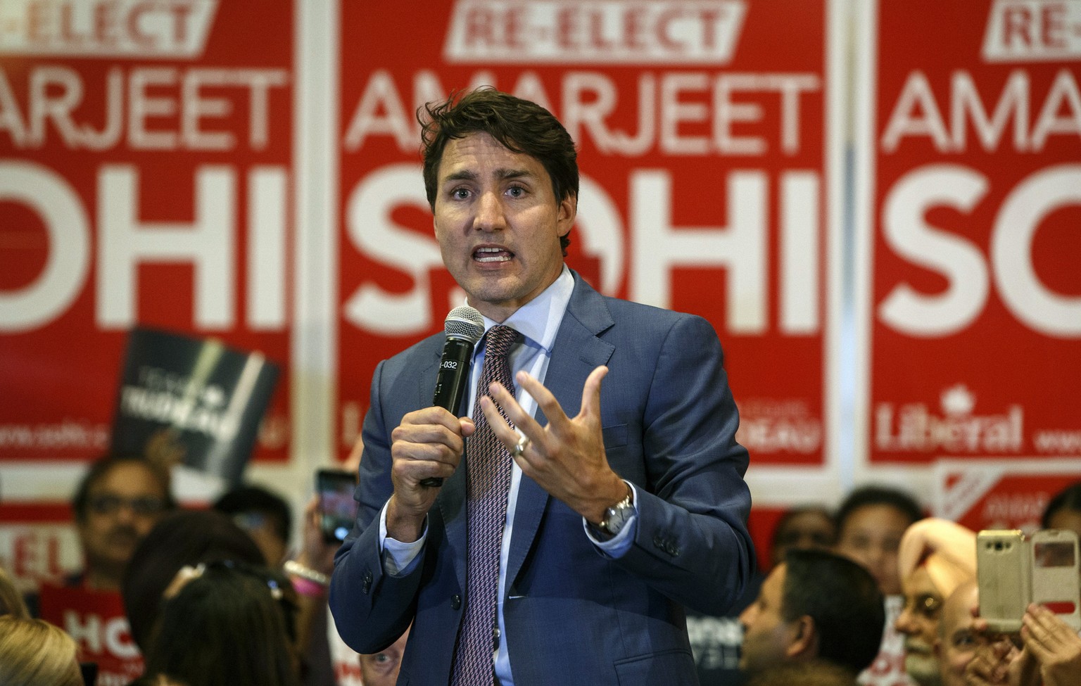 Canada&#039;s Prime Minister Justin Trudeau speaks during a Team Trudeau 2019 campaign event in Edmonton, Alberta, Canada, on Thursday, July 11, 2019. (Jason Franson/The Canadian Press via AP)