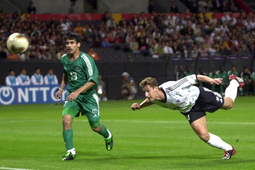 Sein Stern ging auf, Saudi-Arabien unter: Miroslav Klose zeigte bei der WM 2002 seine Torjägerqualitäten erstmals auf der ganz großen Bühne. Beim 8:0 gegen Saudi-Arabien erzielte er drei Treffer.