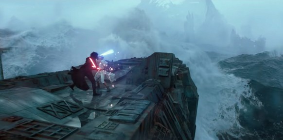 Der Lichtschwert-Kampf zwischen Rey und Kylo Ren gehört zu den Höhepunkten des Films.