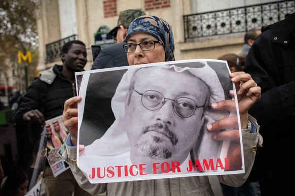 Nach Tod von Jamal Khashoggi, Proteste vor der saudischen Botschaft in Paris Demonstration, following the call of the AIDL (International Alliance for the Defence of Rights and Freedoms), in front of  ...