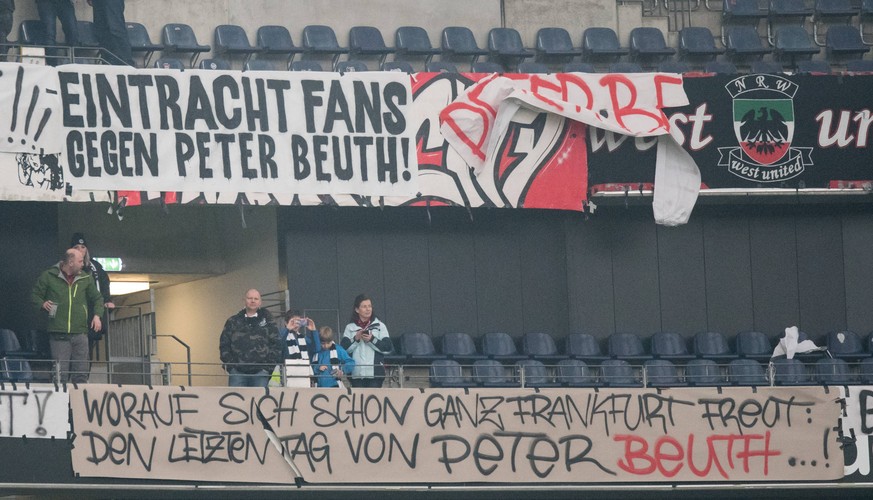 "Eintracht Fans gegen Peter Beuth", "Worauf sich schon ganz Frankfurt freut: Den letzten Tag von Peter Beuth"