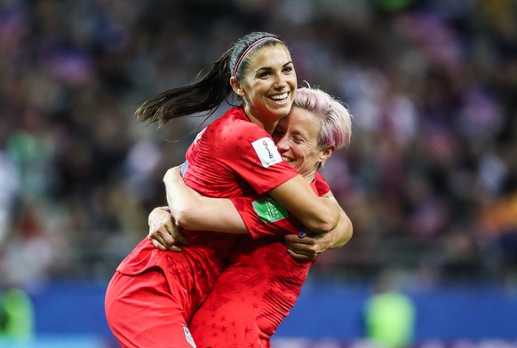 (190612) -- REIMS (FRANCE), June 12, 2019 (Xinhua) -- Alex Morgan (L) of the United States celebrates her fifth goal with Megan Rapinoe during the Group F match between the United States and Thailand  ...
