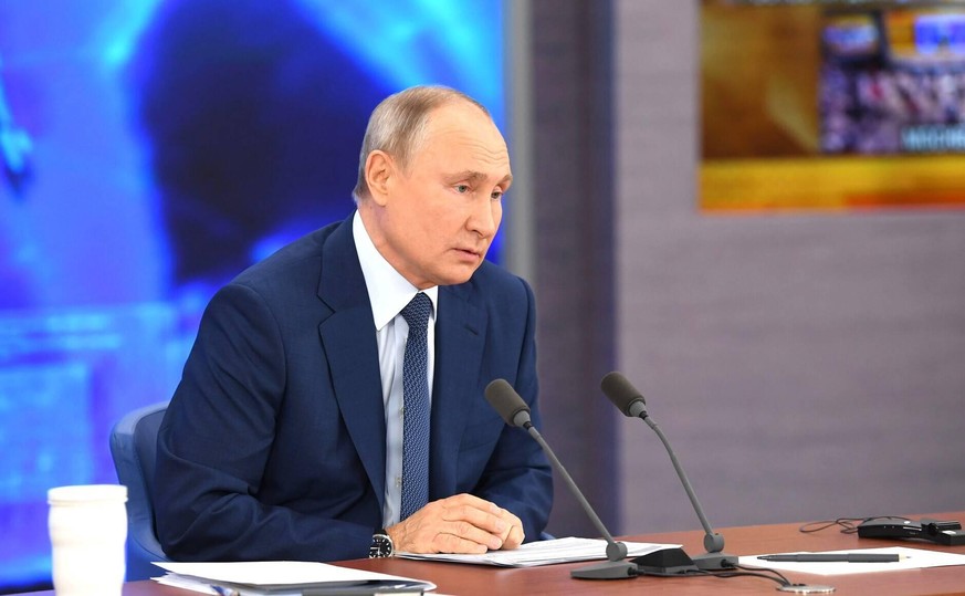 December 17, 2020. - Russia, Moscow Region, Novo-Ogaryovo. - Russian President Vladimir Putin gives the 16th annual end-of-year news conference via video link between the Novo-Ogaryovo residence and M ...
