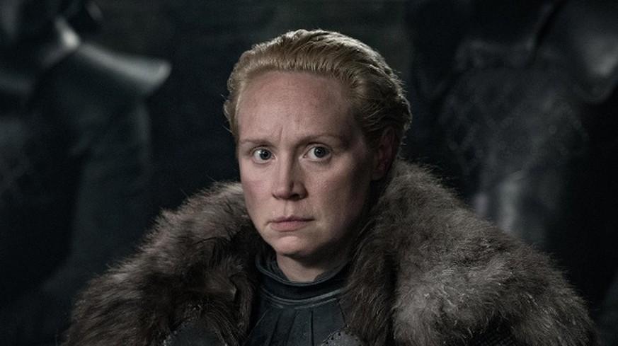 Brienne von Tarth: Die Kämpferin wird entgegen aller Konventionen von Jamie Lannister zum Ritter geschlagen.