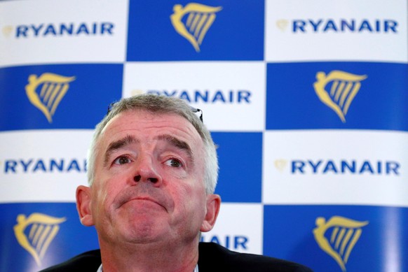 FILE PHOTO: Ryanair CEO Michael O&#039;Leary holds a news conference in Machelen near Brussels, Belgium October 9, 2018. REUTERS/Francois Lenoir/File Photo