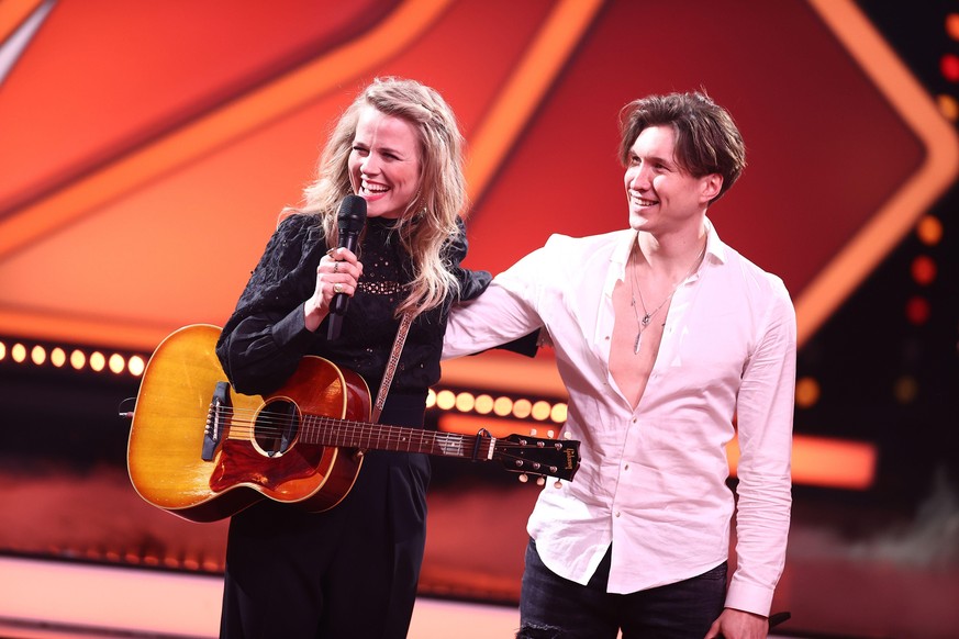 COLOGNE, GERMANY - MAY 07: Ilse DeLange and Evgeny Vinokurov seen on stage during the 9th show of the 14th season of the television competition &quot;Let&#039;s Dance&quot; on May 07, 2021 in Cologne, ...