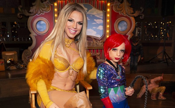 Britney, is it you? Drag-Queen Derrick Barry tritt als Britney-Spears-Double in Las Vegas auf