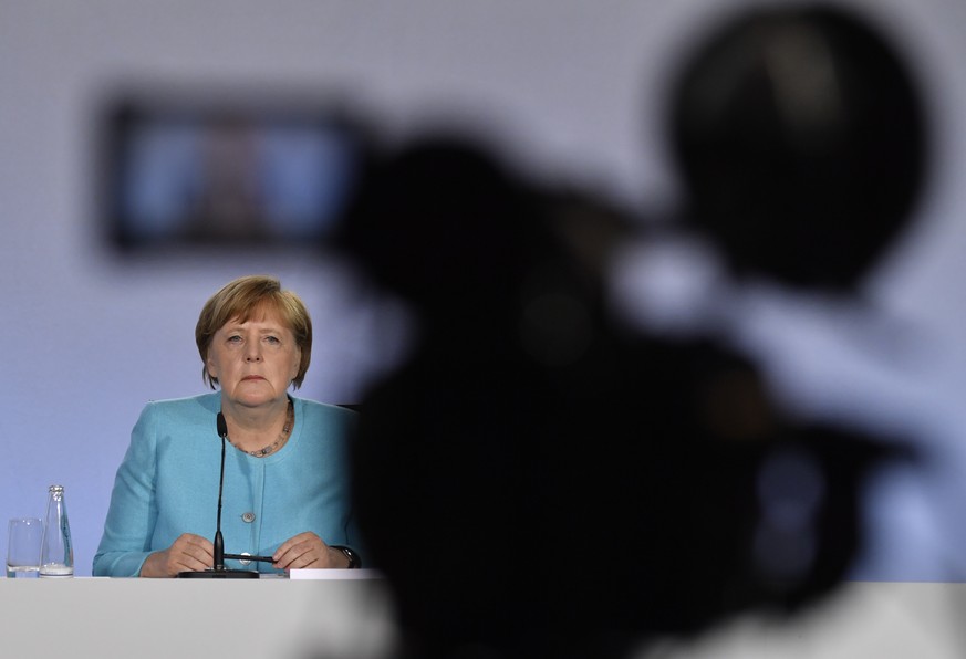 ARCHIV - 03.06.2020, Berlin: Bundeskanzlerin Angela Merkel (CDU) spricht bei einer Pressekonferenz im Bundeskanzleramt nachdem die Bundesregierung ein Konjunkturpaket beschlossen hat. (zu dpa &quot;Ei ...
