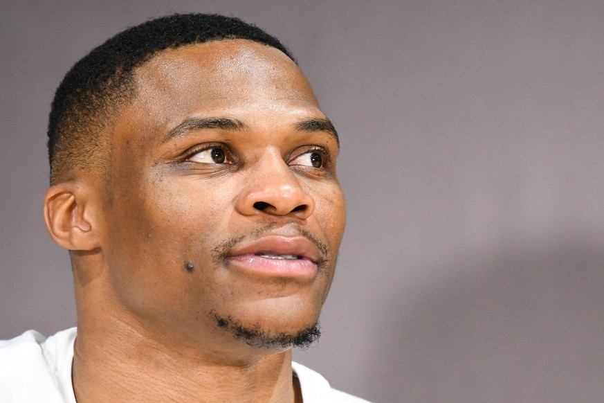 NBA Basketball Herren USA star Russell Westbrook of Oklahoma City Thunder attends a basketball event during his China tour in Shanghai, China, 9 August 2018. Russell Westbrook shows basketball skills  ...
