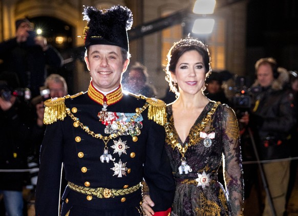 01-01-2019 Amalienborg Princess Mary and Prince Frederik arrive for the New Years reception at Amalienborg in Copenhagen, Denmark. PUBLICATIONxINxGERxSUIxAUTxONLY Copyright: xPPEx