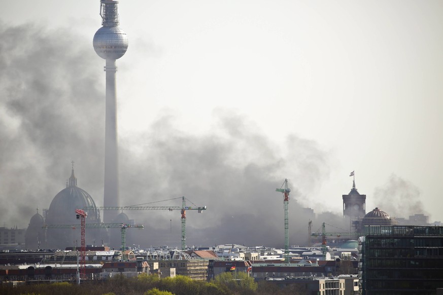 Rauchwolken über Berlin.