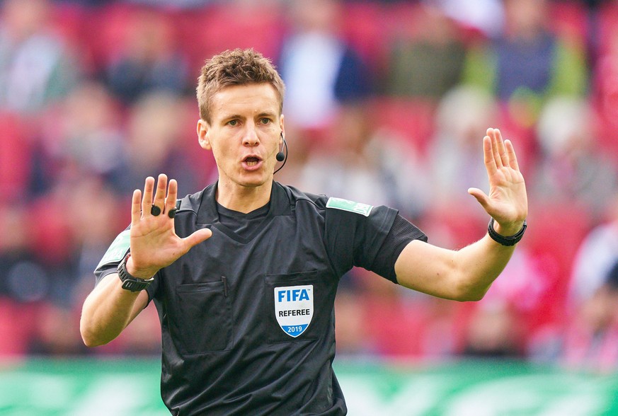 Bundesliga-Referee Daniel Siebert aus Berlin.