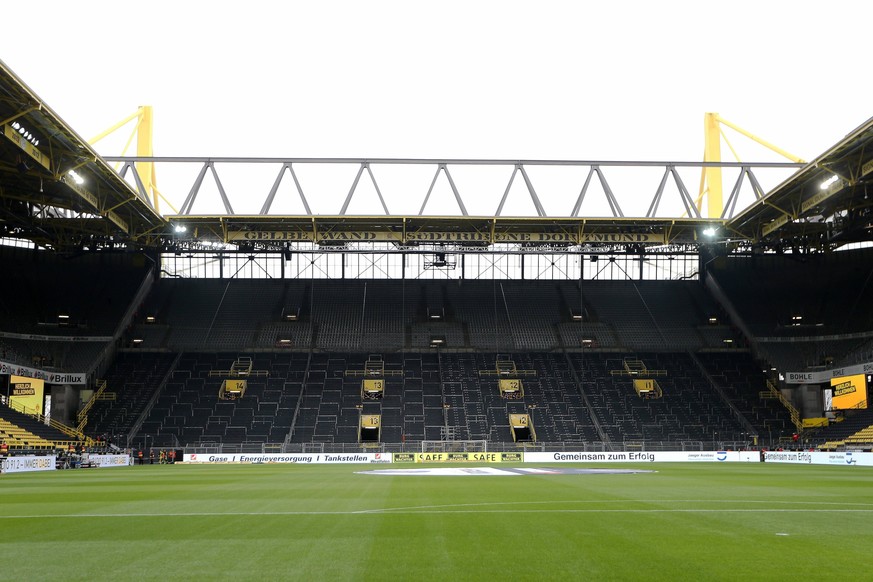 Auch das Revierderby zwischen Dortmund und Schalke findet ohne Fans statt.