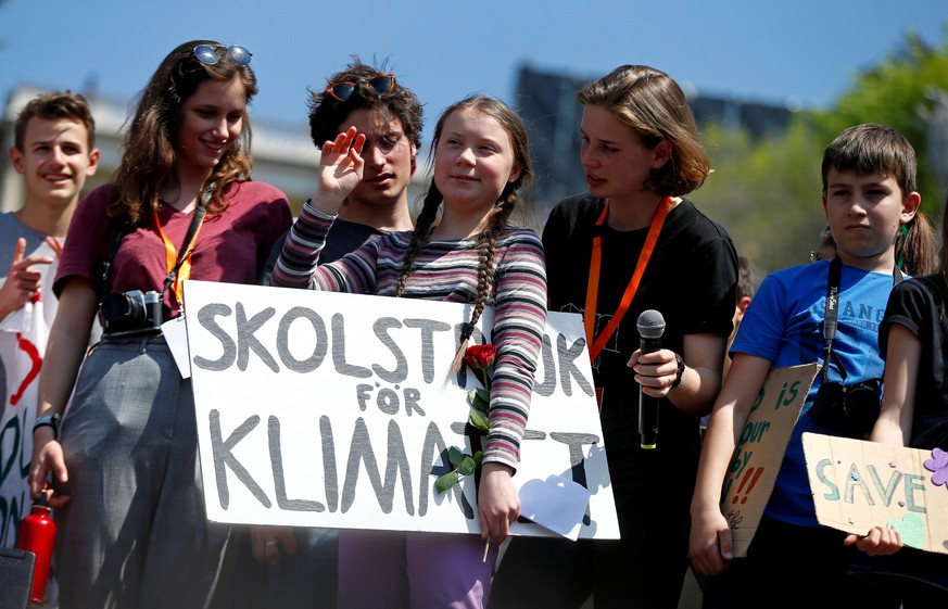 Swedish environmental activist Greta Thunberg joins Italian students to demand action on climate change, in Piazza del Popolo, Rome, Italy April 19, 2019. REUTERS/Yara Nardi
